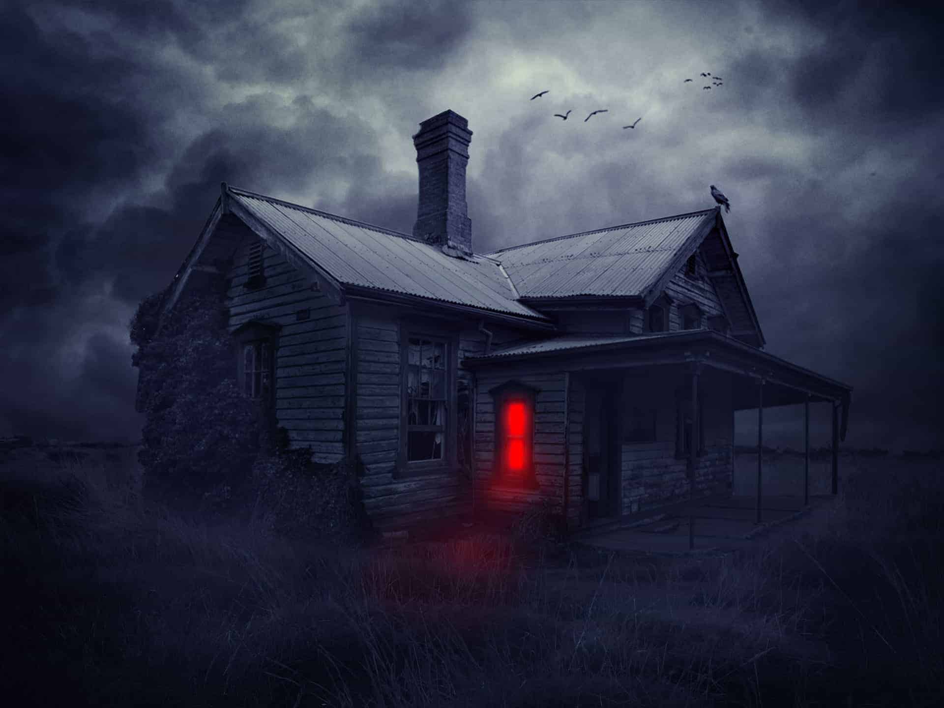 22 Easy Steps to Create This Haunted House Scene
