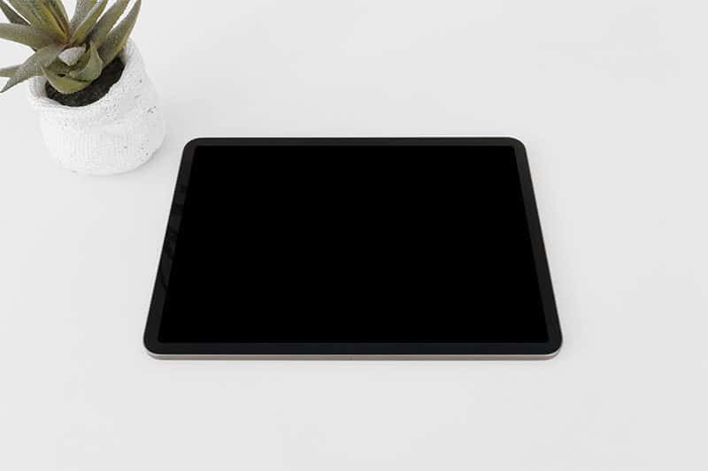 3 New Photoshop Mockups of the iPad Pro